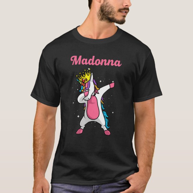 Camiseta Nome da Madona Personalizado Aniversário Dabbing U (Frente)