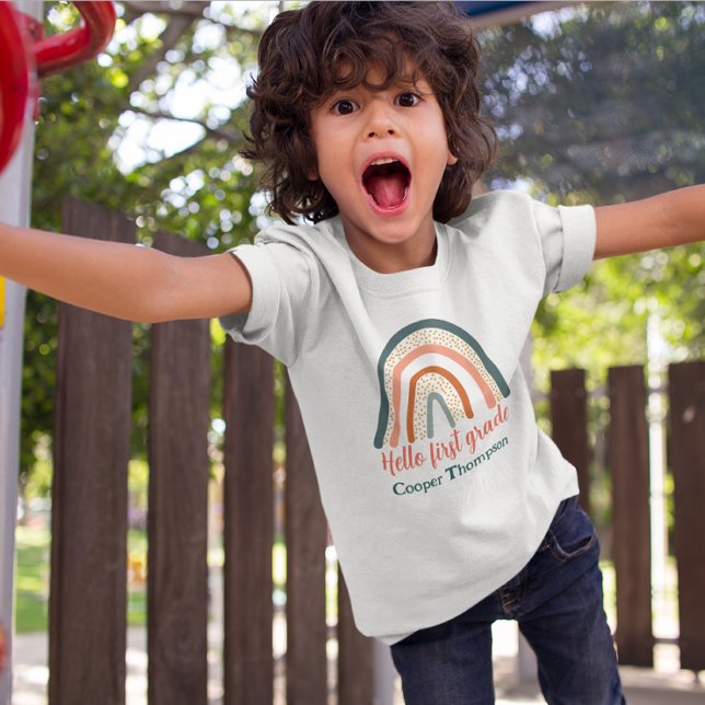 Camiseta Nome dos meninos do ano-olá-arco-íris personalizad (Criador carregado)