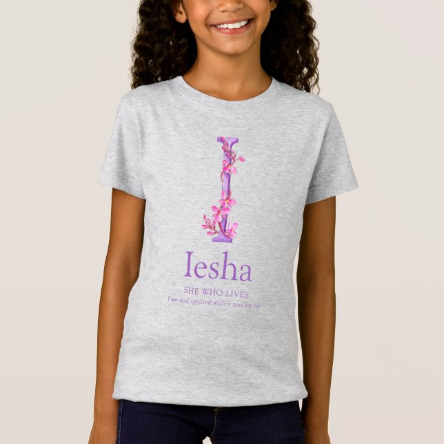 Camiseta Nome Iesha que significa orquídea com letra torcid (Frente)