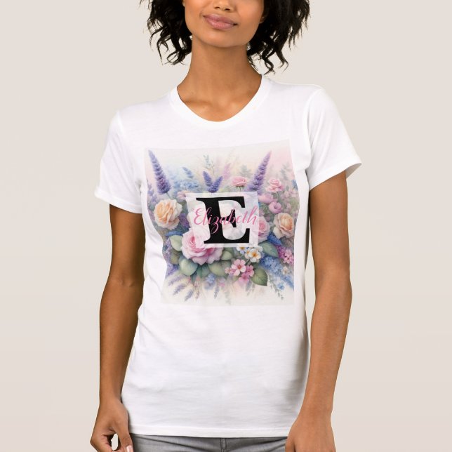 Camiseta Nome monograma em aquarela Flores em pastos (Frente)