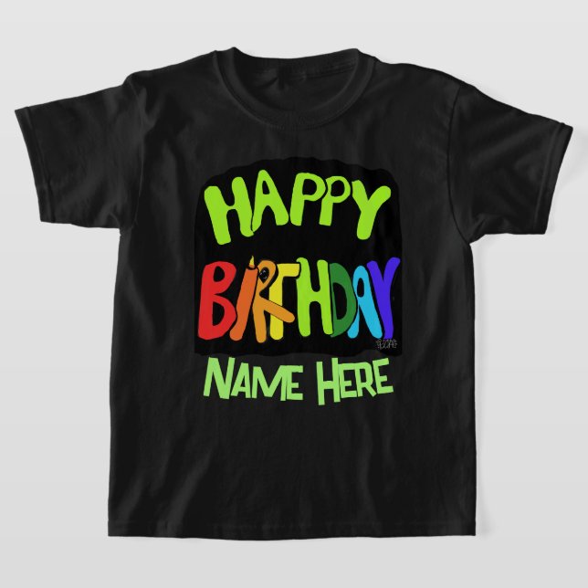 Camiseta Nome personalizado de aniversário brilhante e feli (Postura )