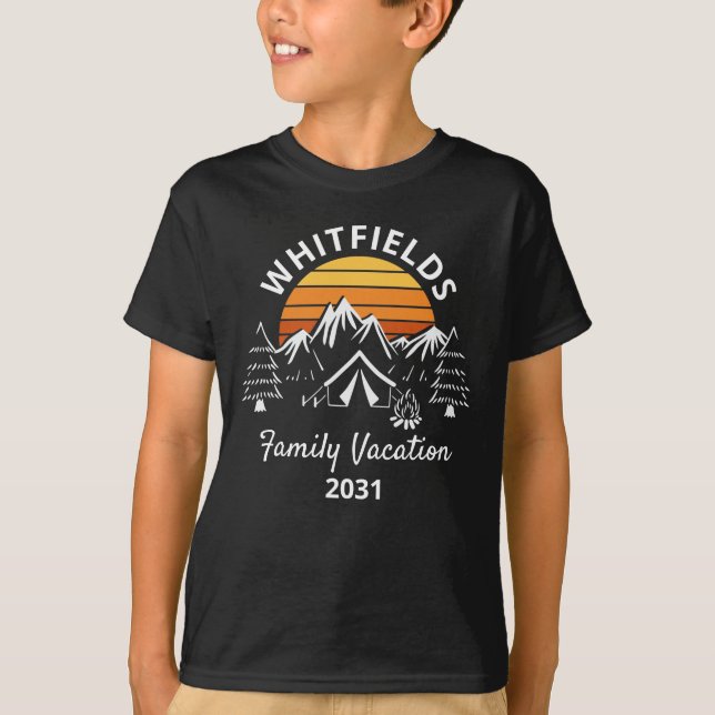 Camiseta Nome Personalizado de Férias de Camping da Família (Frente)