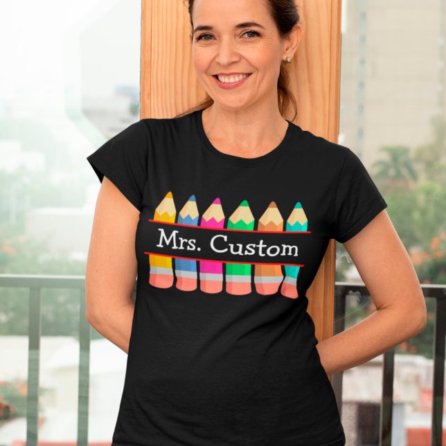 Camiseta Nome Personalizado Do Professor Com Crayons (Criador carregado)