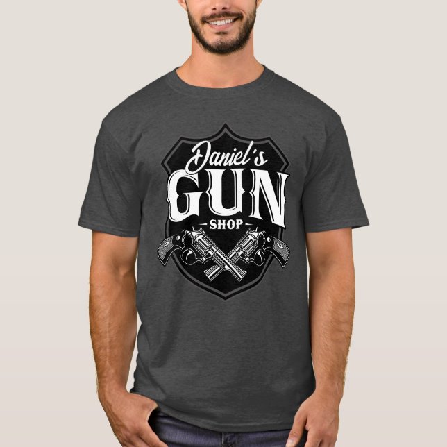Camiseta Nome Personalizado Revolvedores Antigos Armas de F (Frente)