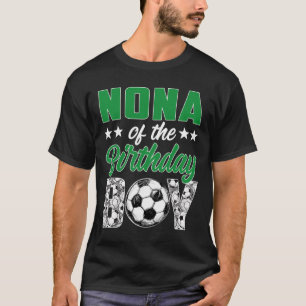 Camiseta Nona do menino de aniversário Família de futebol c