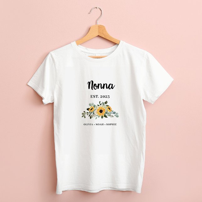 Camiseta Nonna | Girassol e Nomes Russos Bonito (A pretty shirt decorated with sunflowers that your Nonna will wear proudly)