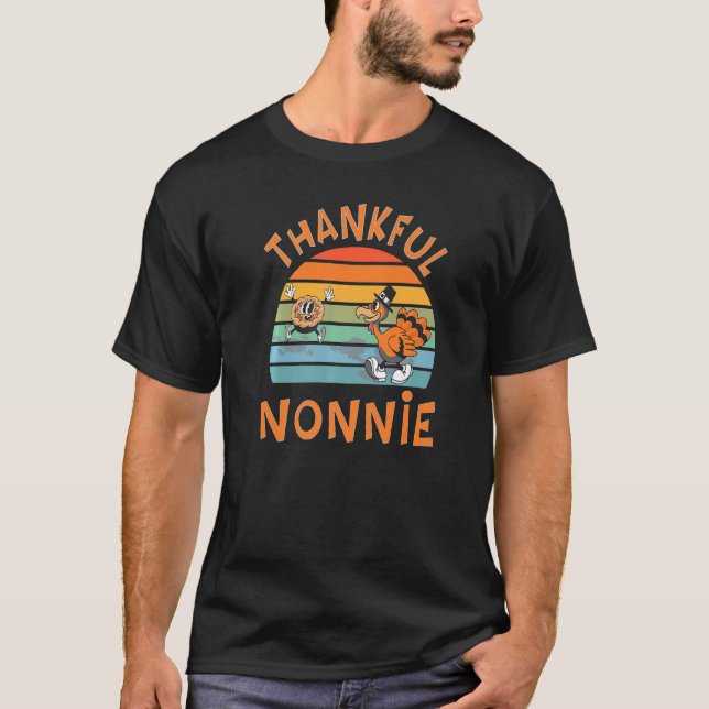 Camiseta Nonnie  Family Thanksgiving Party (Frente)