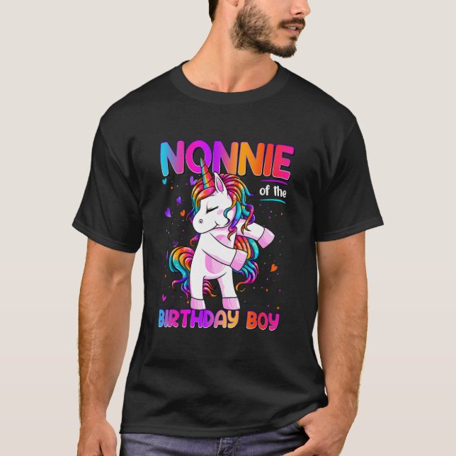Camiseta Nonnie of the Festa de aniversário Boy Dabbing Uni (Frente)