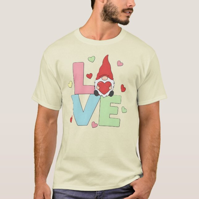 Camiseta Nordic Love Gnome: Whimsical Pastel Heart  (Frente)