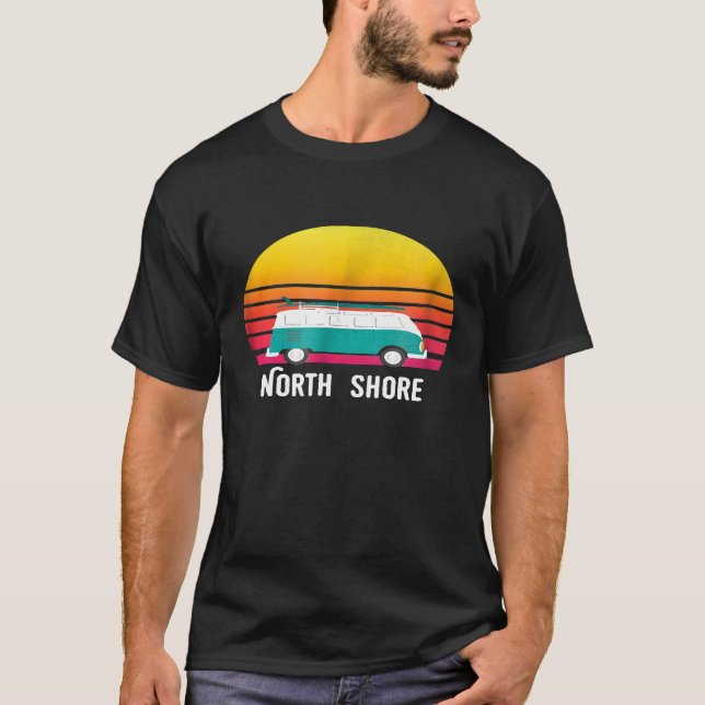 Camiseta North Shore Retro Sunset Surfing Hippie Van Graphi (Frente)