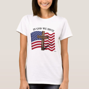 Camiseta Nós Confiamos em Deus com Cruz Rústica e Bandeira 