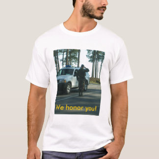 Camiseta Nós honramo-lo