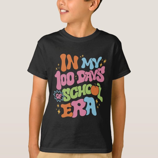 Camiseta Nos Meus 100 Dias De Professores Na Era Da Escola  (Frente)
