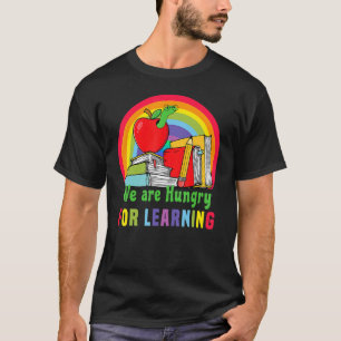 Camiseta Nós Somos Uma Professora Lagarta Muito Faminta Par