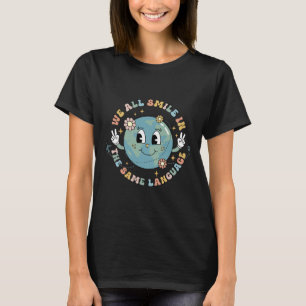 Camiseta Nós Todos Sorrimos Na Mesma Língua Esl Multilíngue