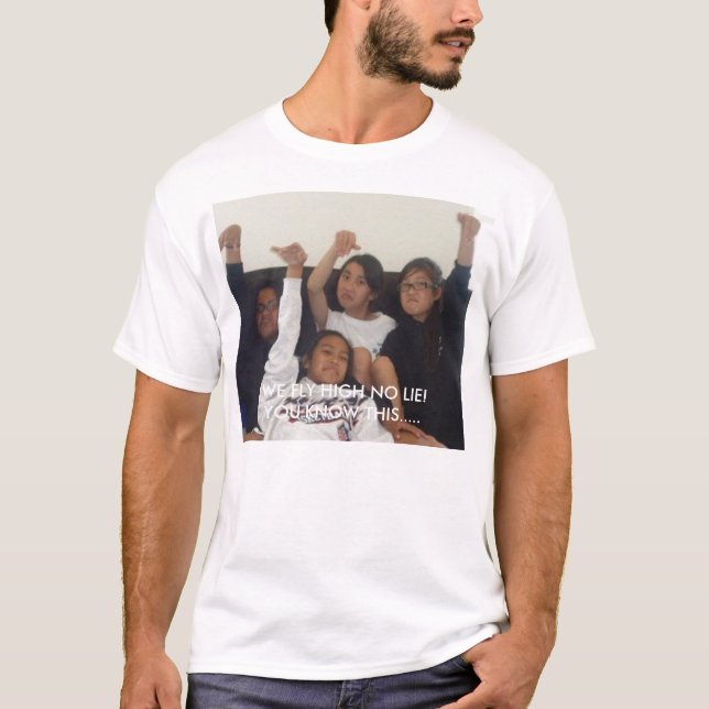 CAMISETA NÓS VOAMOS ALTAMENTE (Frente)