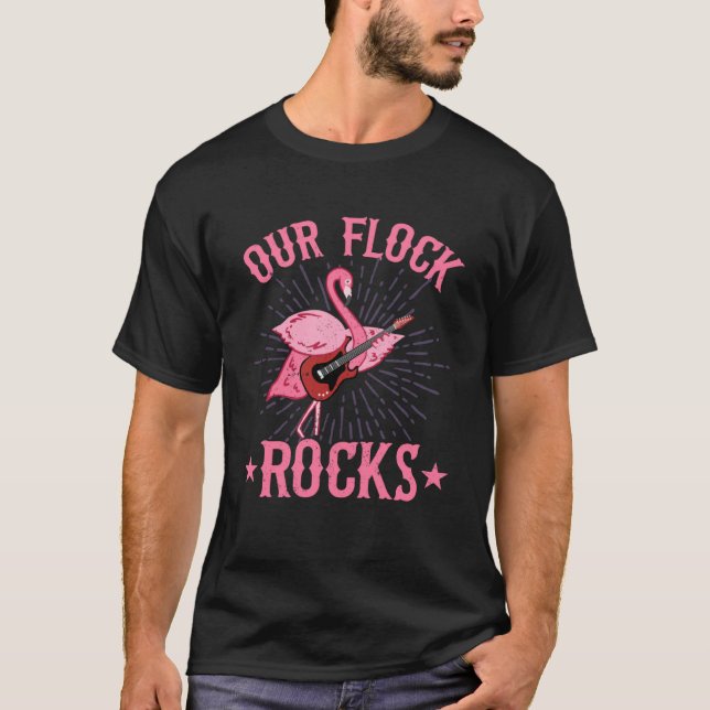 Camiseta Nossa Boca Rocker Flamingo Música Rosa Mãe Pla (Frente)