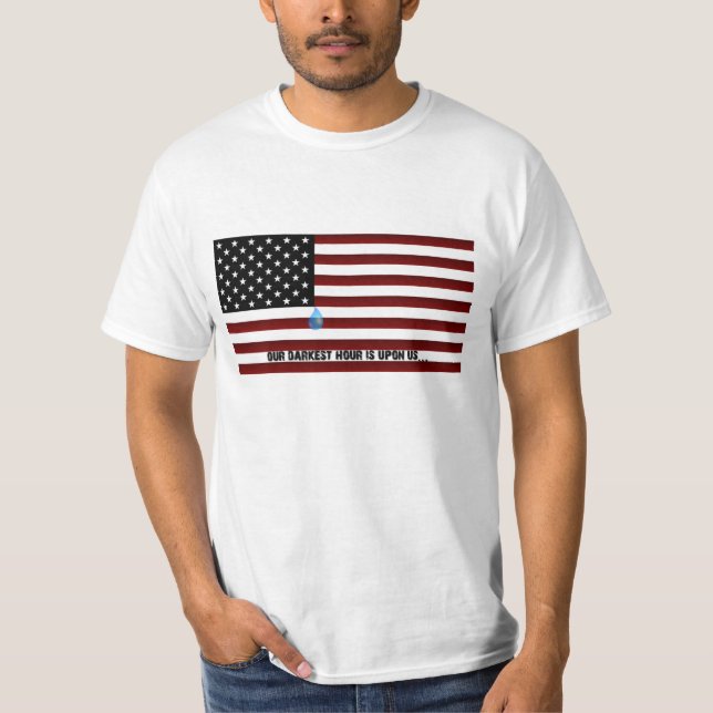 Camiseta Nossa Hora Mais Escura Está Sobre Nós... (Frente)
