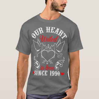 Camiseta Nosso Coração Se Uniu Apaixonado Desde 1990 Feliz 
