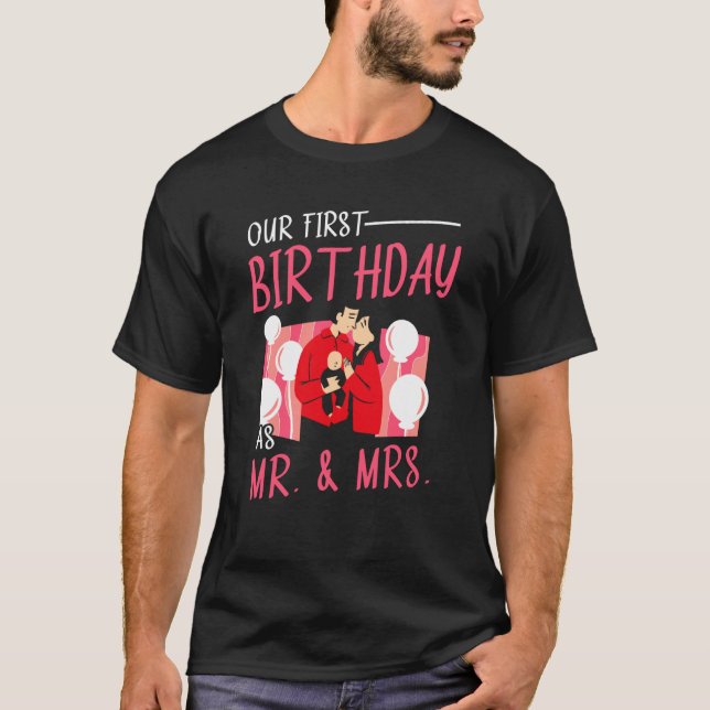 Camiseta Nosso Primeiro Aniversário Como Dizeres de Sr. e S (Frente)