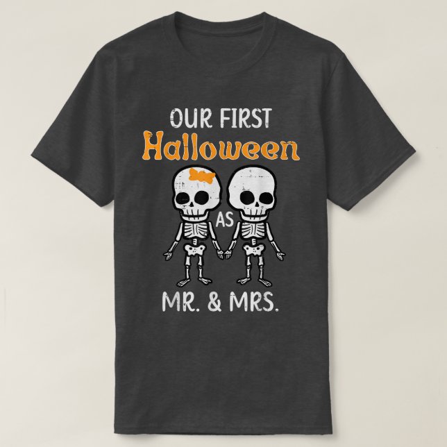 Camiseta Nosso Primeiro Halloween Sr. Sra. Matching Casais  (Frente do Design)