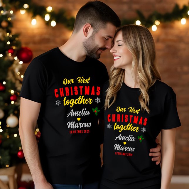 Camiseta Nosso Primeiro Natal Juntos Flocos de Neve Pretos (Criador carregado)