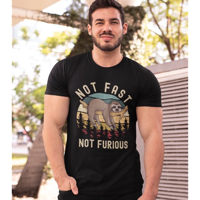 Camiseta Not Fast Not Furious Funny Sloth Sleeping (Criador carregado)