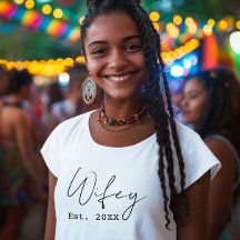 Nova Esposa "Wifey" Simples Elegante Ano de Fundaç