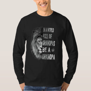 Camiseta Num Mundo Cheio De Avôs Seja Um Avô Avôs