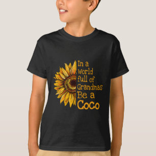 Camiseta Num Mundo De Avós, Seja Uma Vovó Especial Coco