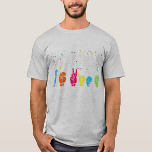 Camiseta Num mundo onde você pode ser qualquer coisa, seja