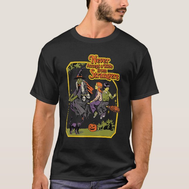 Camiseta Nunca Aceite Uma Viagem De Estranhos Que As Bruxas (Frente)