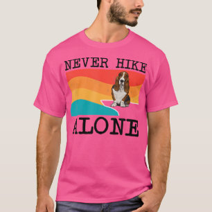 Camiseta Nunca Ande Sozinho Em Caminho Gráfico De Caça De B