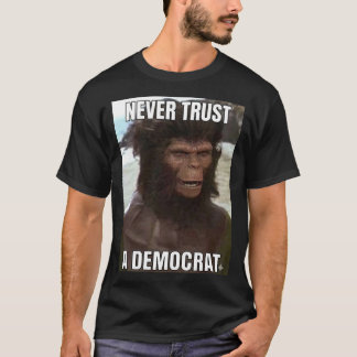 Camiseta Nunca Confie Em Um Democrata! Diz Lucias!