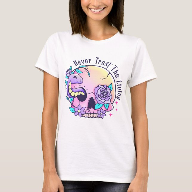 Camiseta Nunca Confie nos Vivos (Frente)