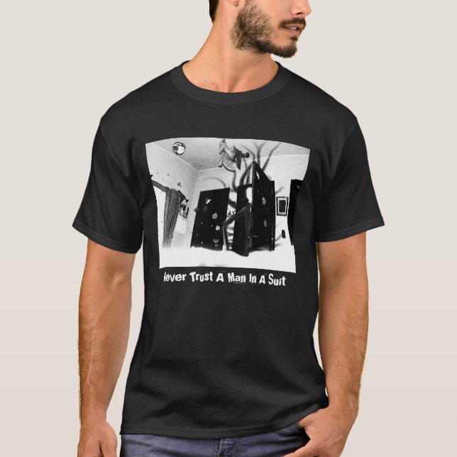 Camiseta Nunca confie um homem em um TShirt de Slenderman (Frente)