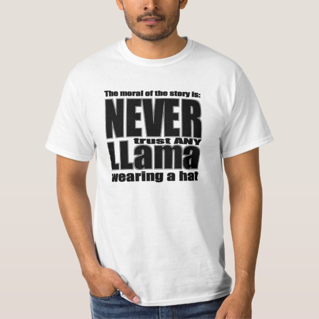 Camiseta Nunca confie um lama em um chapéu (Frente)