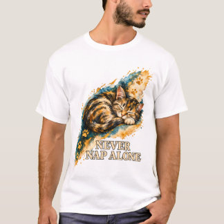 Camiseta Nunca Dorme Sozinho Gato Tabby Adormecido Pata Dou