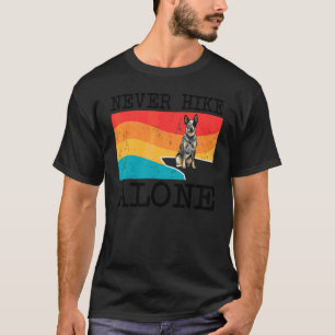 Camiseta Nunca Hike Sozinho Gráfico de Cão de Gado Australi