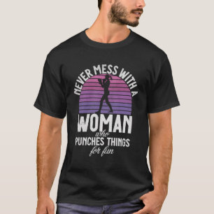 Camiseta Nunca Mal Com Uma Mulher Que Põe As Coisas Por Div