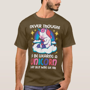 Camiseta Nunca pensei que vestiria um Unicórnio, mas aqui e
