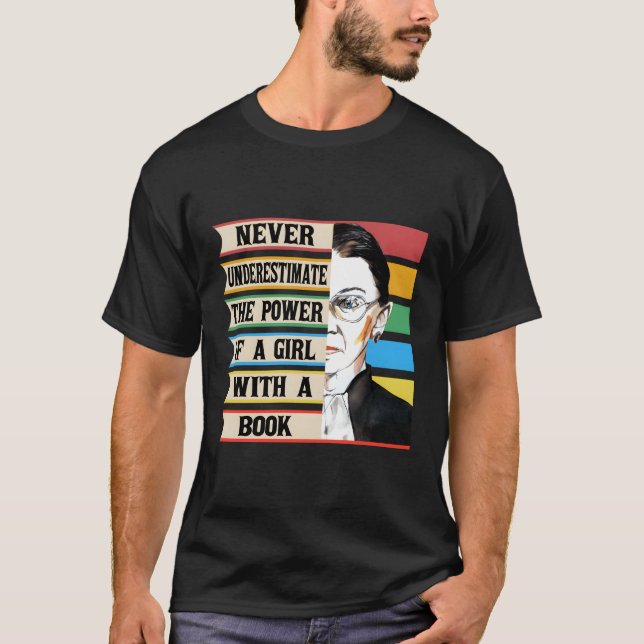 Camiseta Nunca Subestimar O Poder De Um Com Um Livro (Frente)