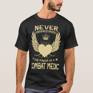 Camiseta Nunca Subestimar O Poder De Um Médico De Combate