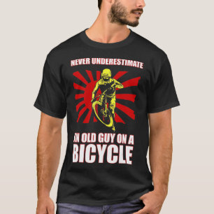 Camiseta Nunca Subestimar Uma Cara Antiga Em Um Retro De Bi