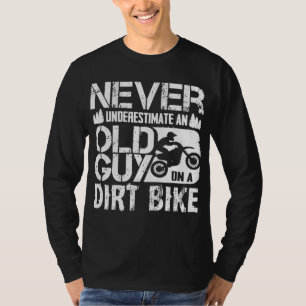 Camiseta Nunca Subestimar Uma Cara Antiga Em Uma Bicicleta 