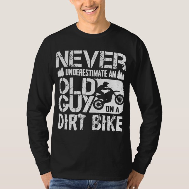 Camiseta Nunca Subestimar Uma Cara Antiga Em Uma Bicicleta  (Frente)