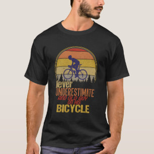 Camiseta Nunca Subestimar Uma Cara Antiga Em Uma Vintag Bic