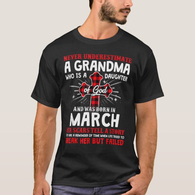 Camiseta Nunca Subestime A Vovó Marchando A Mãe De Aniversá (Frente)