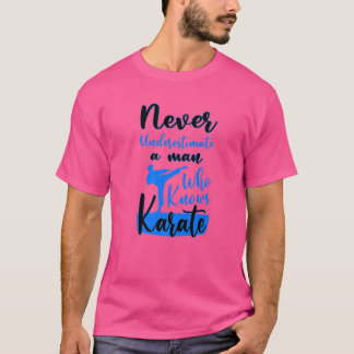 Camiseta Nunca Subestime E Homem Velho Que Conhece Karate M