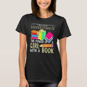 Camiseta Nunca Subestime O Poder De Uma Garota Com Um Boo